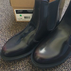 Dr. Martens Flora Acadia Leather - Chelsea Boots